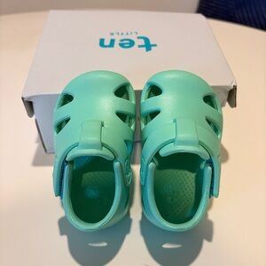 Ten Little Splash Sandals Shoes Size US 4 Aqua Mint